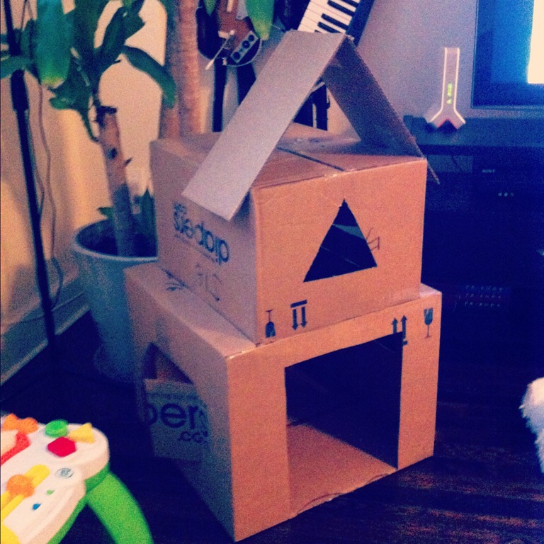[cardboard%2520house%255B3%255D.jpg]