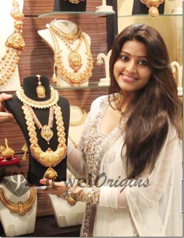 Sneha_Malabar_Gold_and_Diamonds (2) Sneha_Malabar_Gold_and_Diamonds (2)