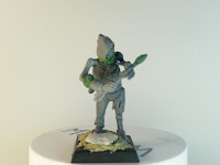 Zombie plays with arrow