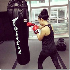 GAMBAR HOT NORA DANISH PAKAI SINGLET BERLATIH KICK BOXING! (1)