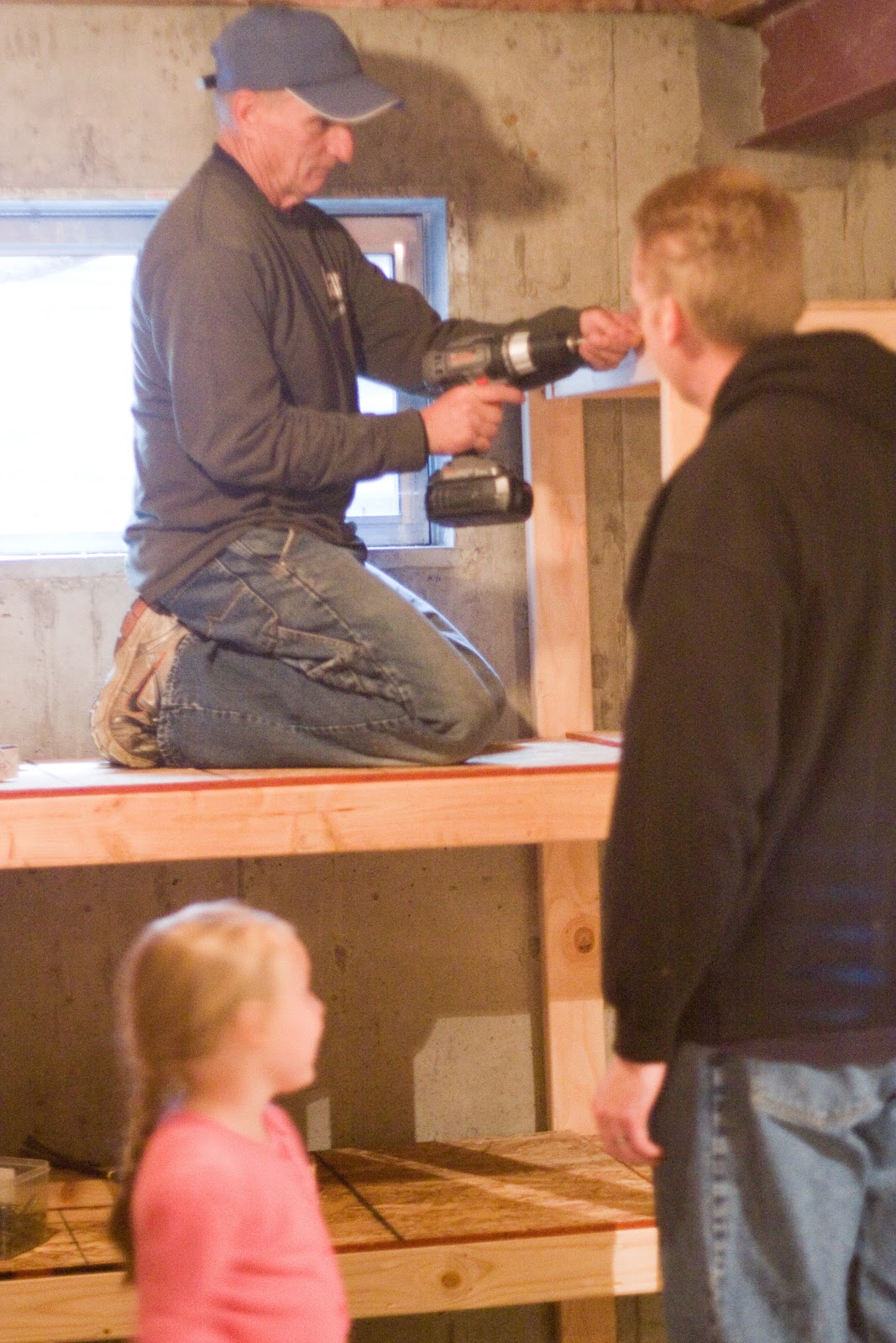 [shelves%2520dad%2520dan%2520soph%255B3%255D.jpg]