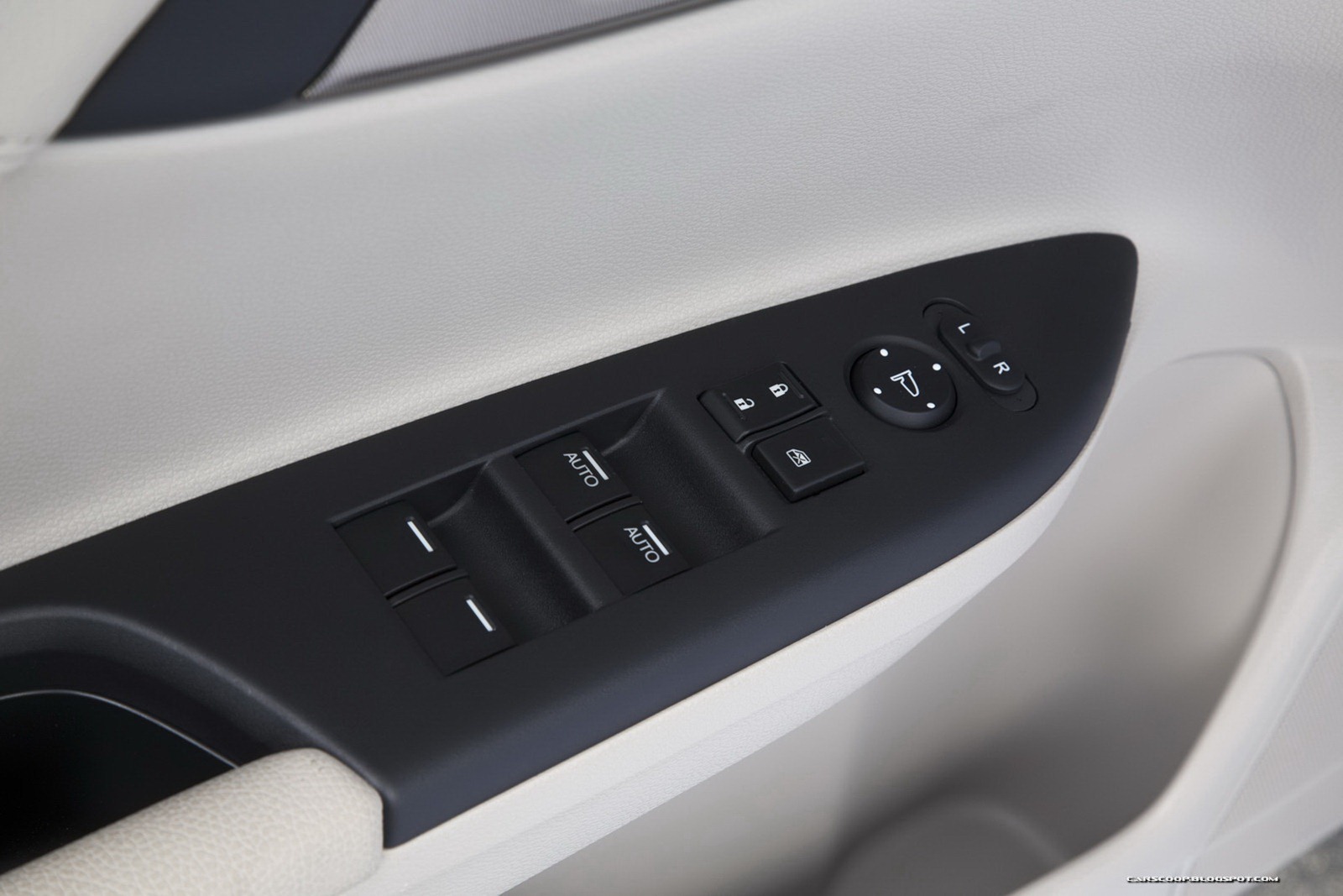 [2014_Honda_Accord_PHEV_int_013%255B2%255D.jpg]