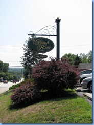 2223 Pennsylvania - Abbottstown, PA - Lincoln Hwy (Hwy 30)(King St.) - roundabout - Atland House (1790 Inn) sign