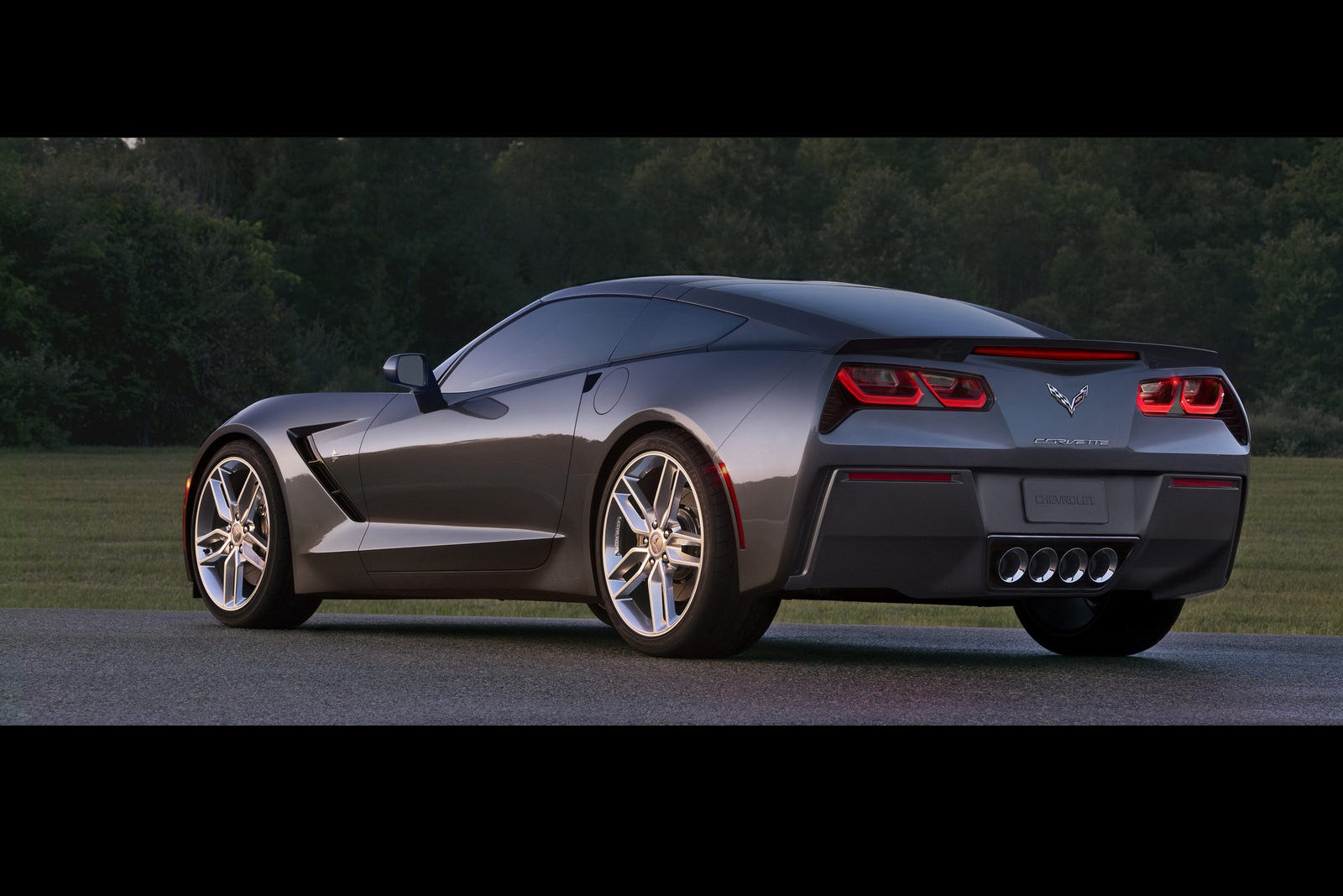 2014-Corvette-C7-6%5B6%5D.jpg