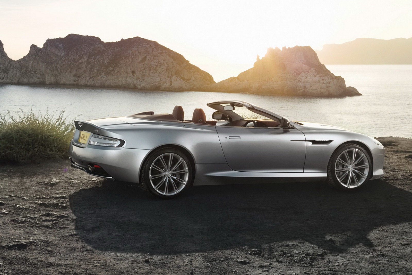 [2013-Aston-Martin-DB9-5%255B5%255D.jpg]