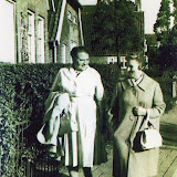 Aalten, Hogestraat, 2 onbekende dames.jpg