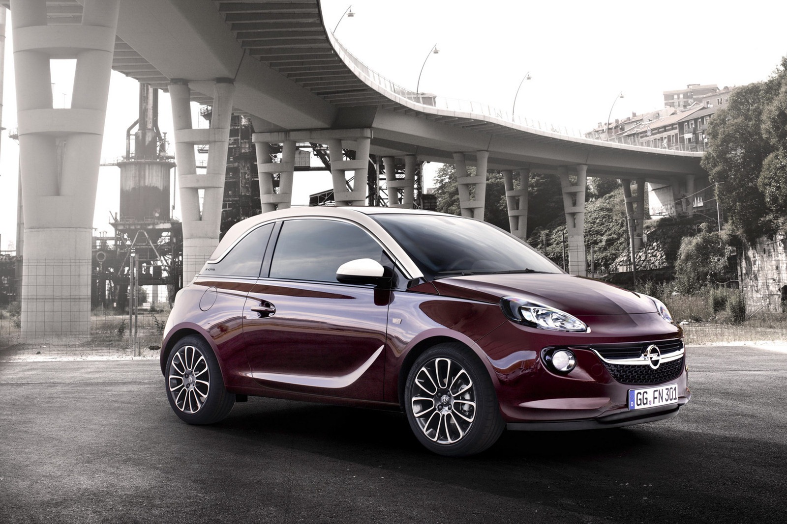 2013-Opel-Adam-16[2].jpg