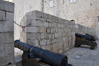 Cannons through the city wall