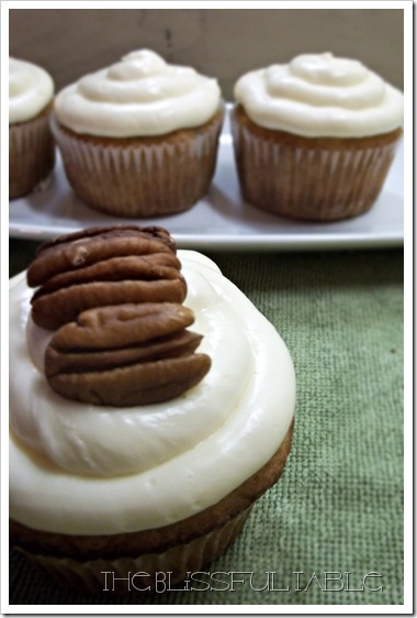 banana cupcakes 002a