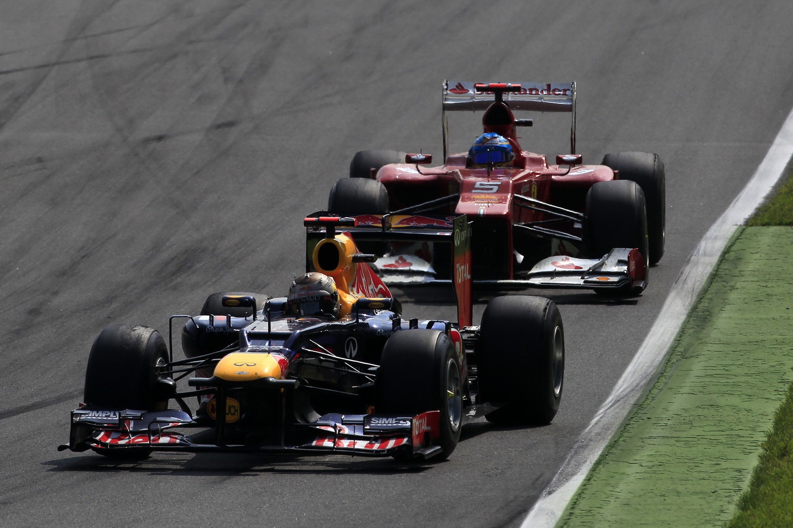 [F1-Italy-RBR-Vettel-1%255B3%255D.jpg]