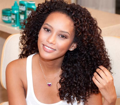 Cabelo Thais Araujo Cachos definidos