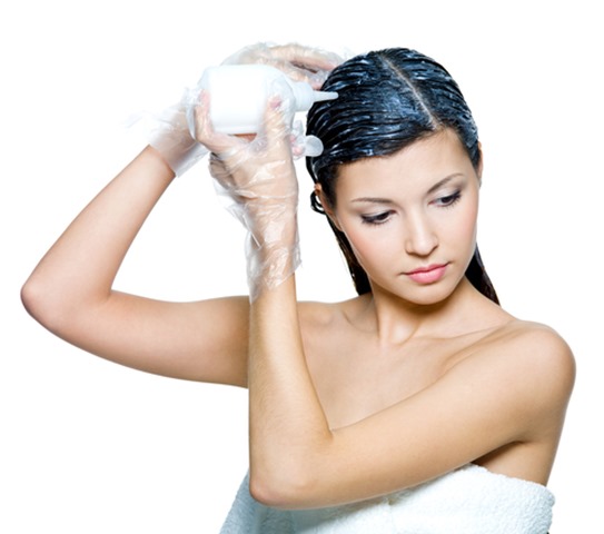 Escurecendo o cabelo com Tinta de Caixinha. Escurecendo o cabelo com Tinta de Caixinha.