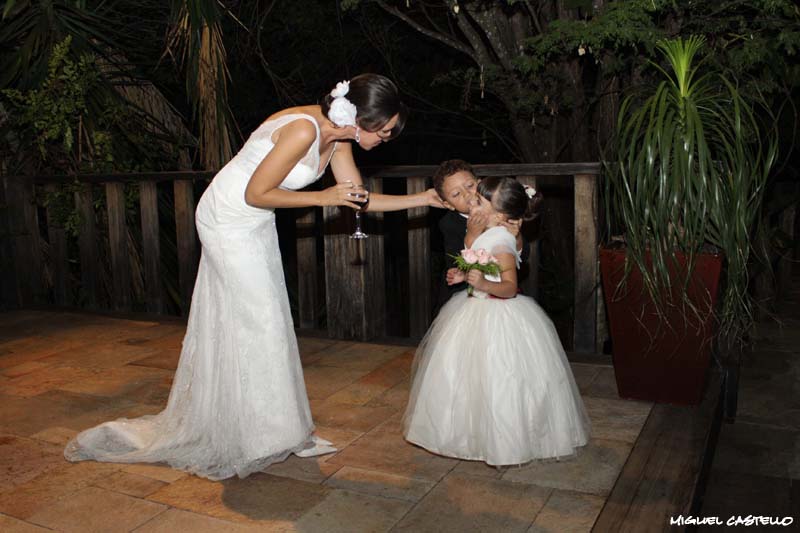 Fotos de Rafaela e Natanai. Foto numero 1052 do fotografo de casamento Miguel Castello, de Brasilia, DF, que faz fotos de casamento (fotografia de casamento), fotos de 15 anos (fotografia de 15 anos), fotos de modelos (ensaios para books fotograficos), fotos de gravidas (fotografia de gestantes), fotos de debutantes, fotojornalismo de casamento, fotojornalismo social e fotografia de moda em estudio. fotos casamento distrito federal brasilia de 15 anos df brasília books modelos ensaio fotografico gravidas gravida festa festas book moda vestidos foto aniversario um penteado noiva modelo homem sandalias da buquês noivas