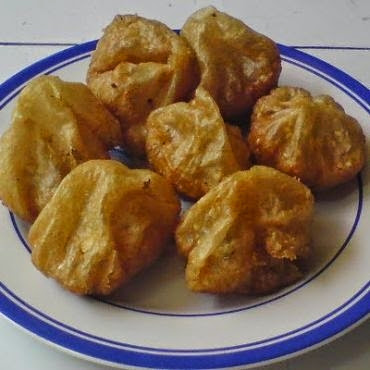 Burayot adalah makanan khas yang terbuat dari gula dan tepung beras
