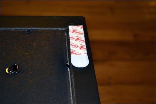 attach command strip attach command strip