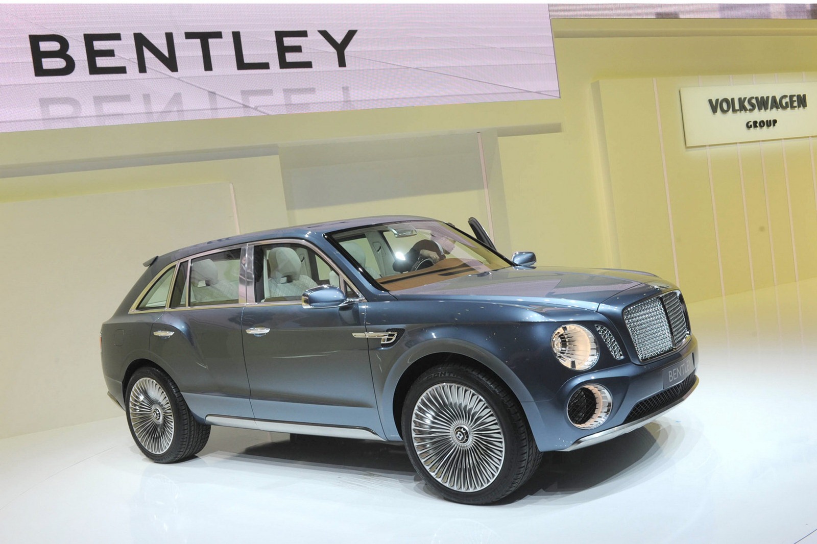 [Bentley-EXP-9-F-8%255B2%255D.jpg]