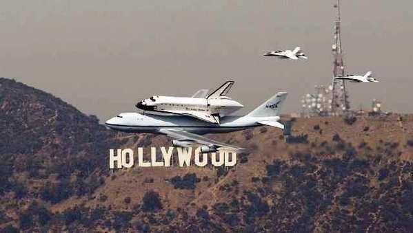 [la-me-rr-shuttle-endeavour-and-the-hollywood-s-001%255B3%255D.jpg]