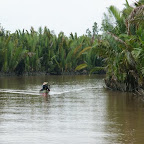 einheimischer Fischer im Krokodil-Fluss
