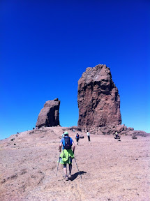 Llegando a Roque Nublo con Mikel