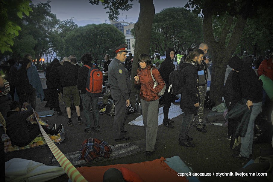 КАК РАЗГОНЯЛИ #ОККУПАЙАБАЙ (+70 ФОТО)