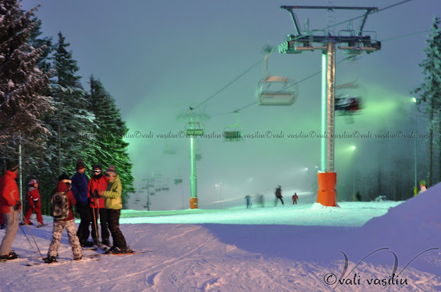 Telescaun si nocturna, în vârful pârtiei.