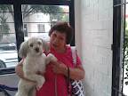 POSTI feliz con su nueva familia .
Adoptada