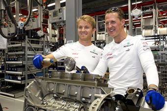 Schumacher No Longer In Coma Transferred To Swiss Hospital Michael Schumacher Und Nico Rosberg Zu Besuch Bei Mercedes Amg I