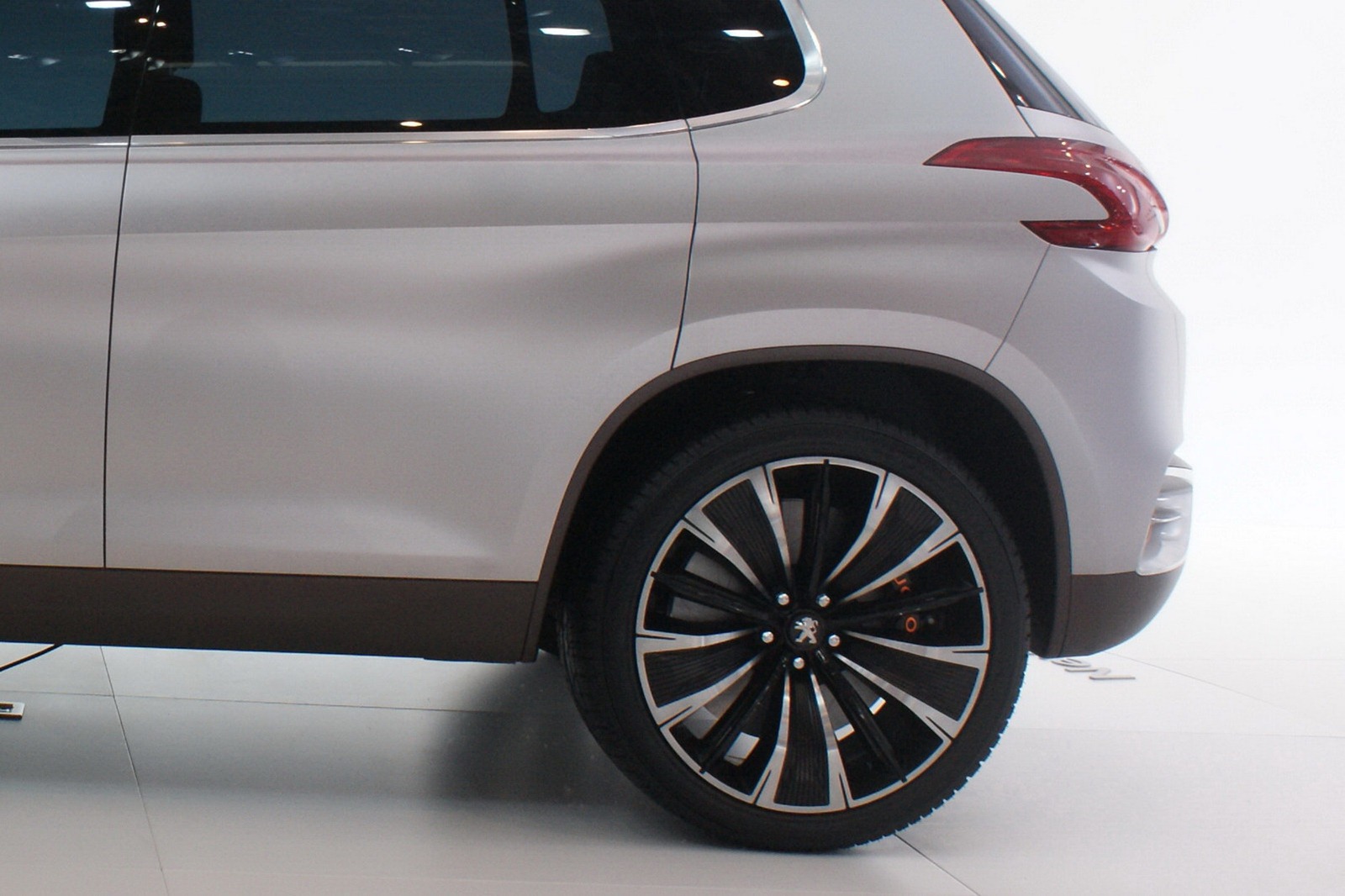 [Peugeot%2520Urban%2520Crossover%2520concept%2520258%255B2%255D.jpg]