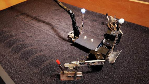 Foto Robot Penyu Dapat Berjalan di Atas Pasir robot penyu