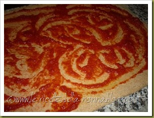 Pizza di farro integrale con salsiccia (3)