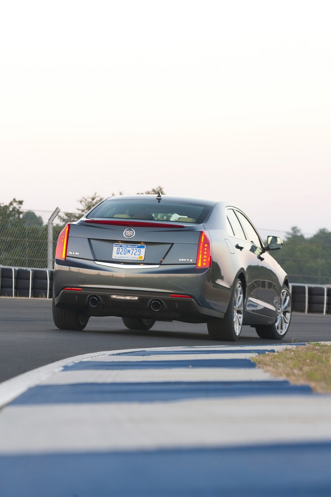 [2013-Cadillac-ATS-140%255B2%255D.jpg]
