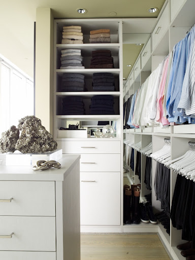 Changing out the hangers in your closet to one kind will make it look more orderly. Changing out the hangers in your closet to one kind will make it look more orderly.