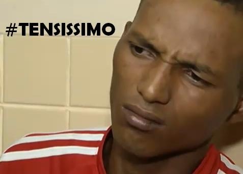 [ladr%25C3%25A3o%2520caga%2520nas%2520cal%25C3%25A7as%255B4%255D.jpg]