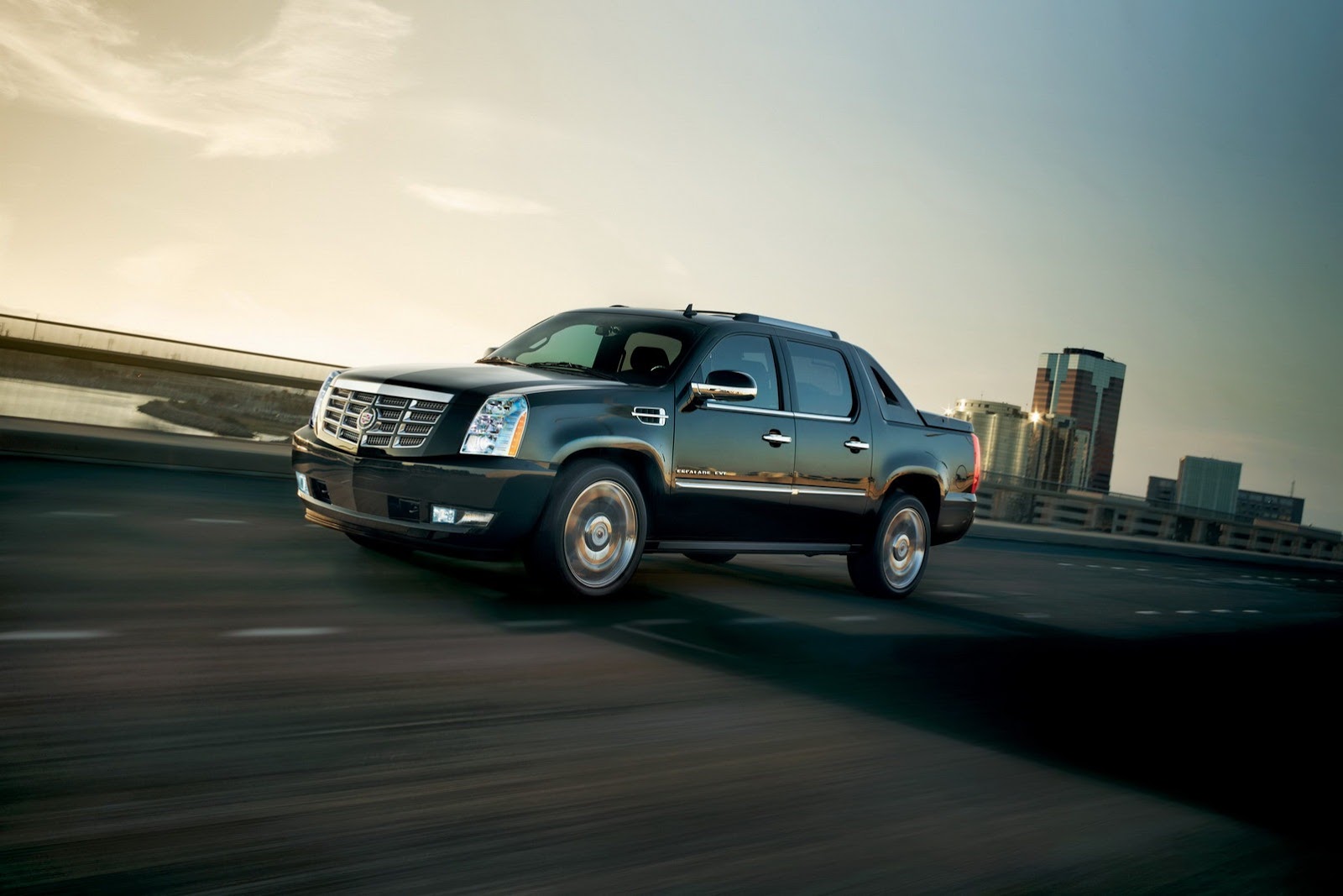 [2013-Cadillac-Escalade-EXT-Premium-003%255B2%255D.jpg]