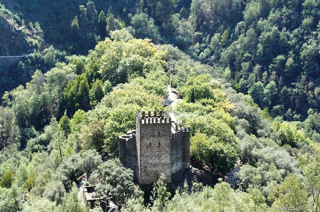 [39%2520-%2520Gl%25C3%25B3ria%2520Ishizaka%2520-%2520Outono%2520-%25202011%2520-%2520Portugal%2520-%2520lous%25C3%25A3%255B6%255D.jpg]