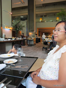 พู่กันฉลองวันเกิดยาย ตา