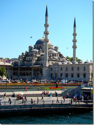450px-Istanbul_2009_Yeni_Camii