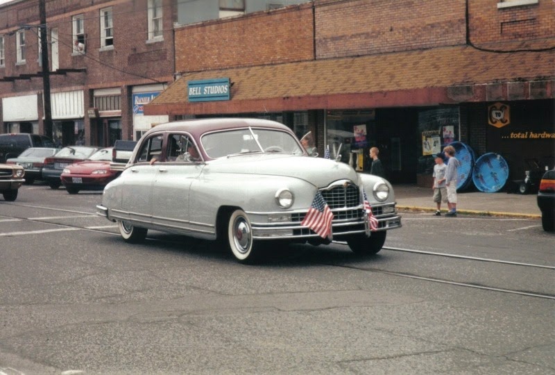[18-1949-Packard-Custom-Eight-Touring%255B1%255D.jpg]