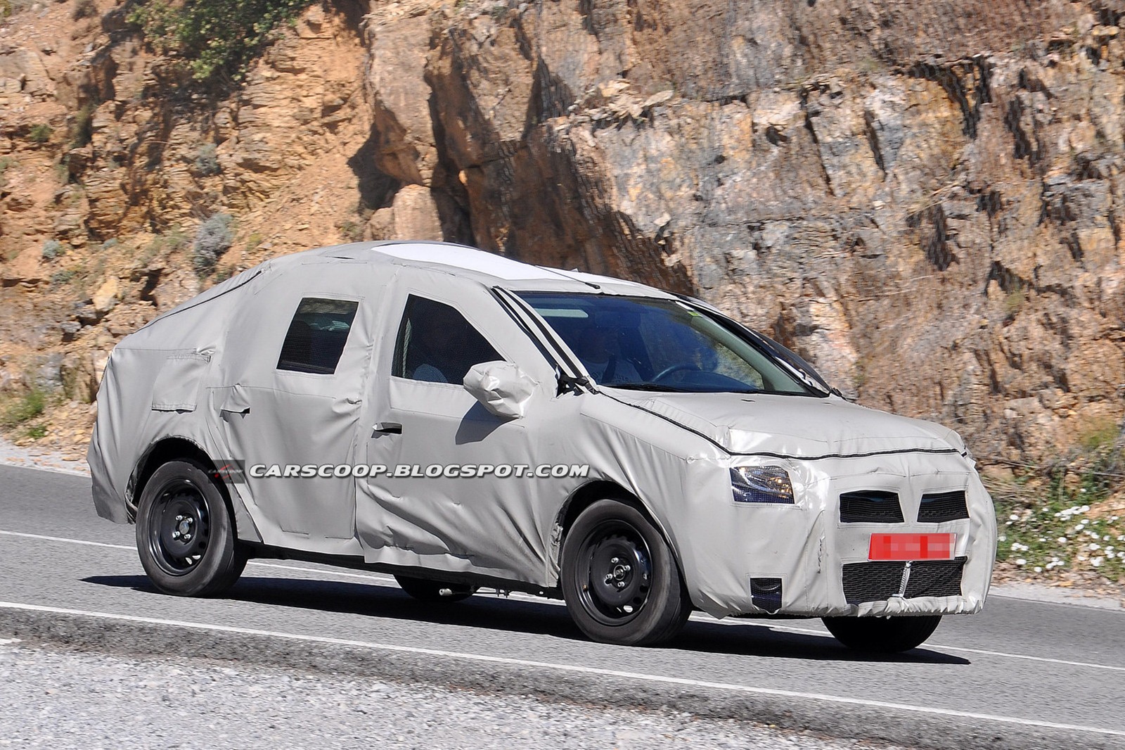 [2014-Dacia-Logan-Sedan-3%255B3%255D.jpg]