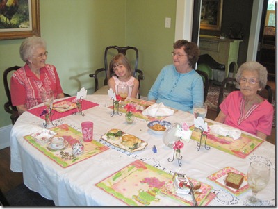 Lunch with Lib and the girls 004