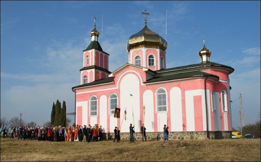 Храм великомученика Димитрія Солунського в с. Вишнів Храм великомученика Димитрія Солунського в с. Вишнів