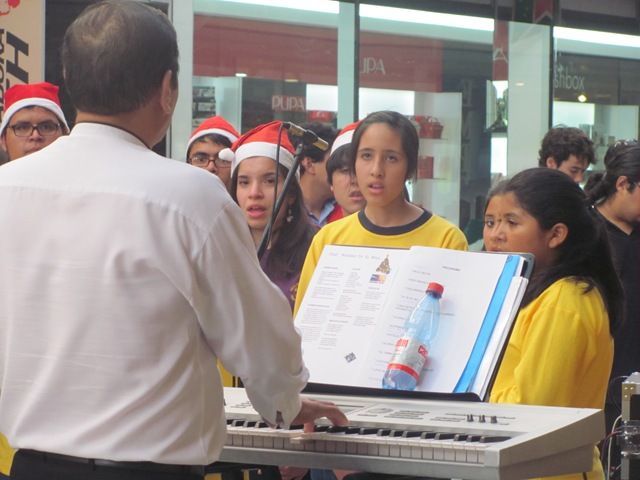 [CORO%2520UNAP%252CCORO%2520VOCES%2520BLANCAS%2520Y%2520CORO%2520JUVENIL%2520%252824%2529%255B2%255D.jpg]