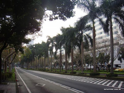 0190933542.jpg
