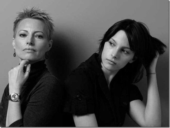 models-pose-moms-1