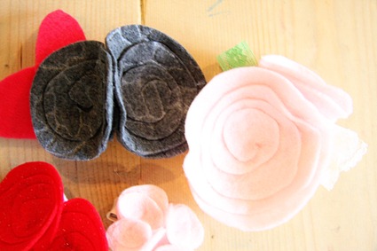 felt rosettes tutorial