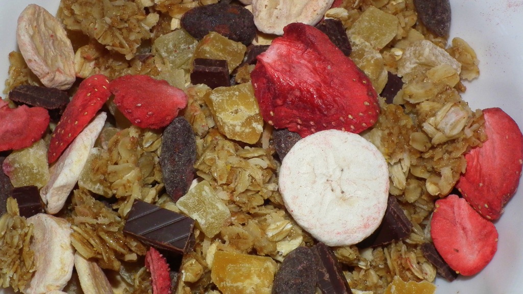 [Homemade%2520Banana%2520Split%2520Granola%255B4%255D.jpg]