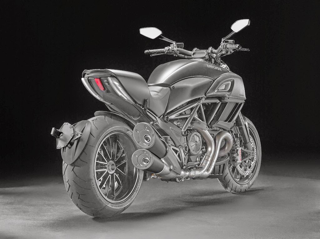 [2014-Ducati-Diavel-Carbon-15%255B4%255D.jpg]