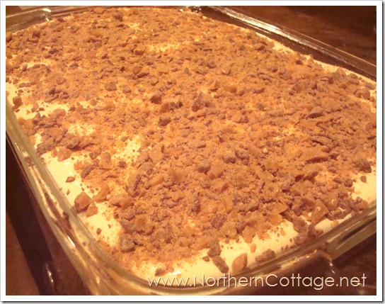 banana bars with whipped frosting and toffee bits @ northerncottage.net banana bars with whipped frosting and toffee bits @ northerncottage.net