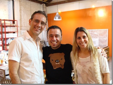 O ARTISTA PLASTICO RAFAEL, ENRIQUE RODRIGUEZ E A ARQUITETA SIL CASTELLANI 01 O ARTISTA PLASTICO RAFAEL, ENRIQUE RODRIGUEZ E A ARQUITETA SIL CASTELLANI 01