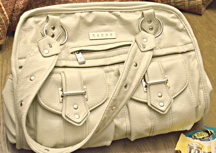 What's in My Handbag - Kari